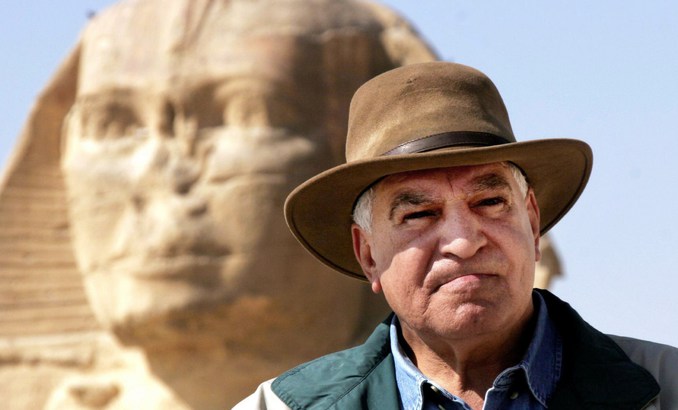 kul-zahi-hawass-24-537829a_678x410_crop_478b24840a