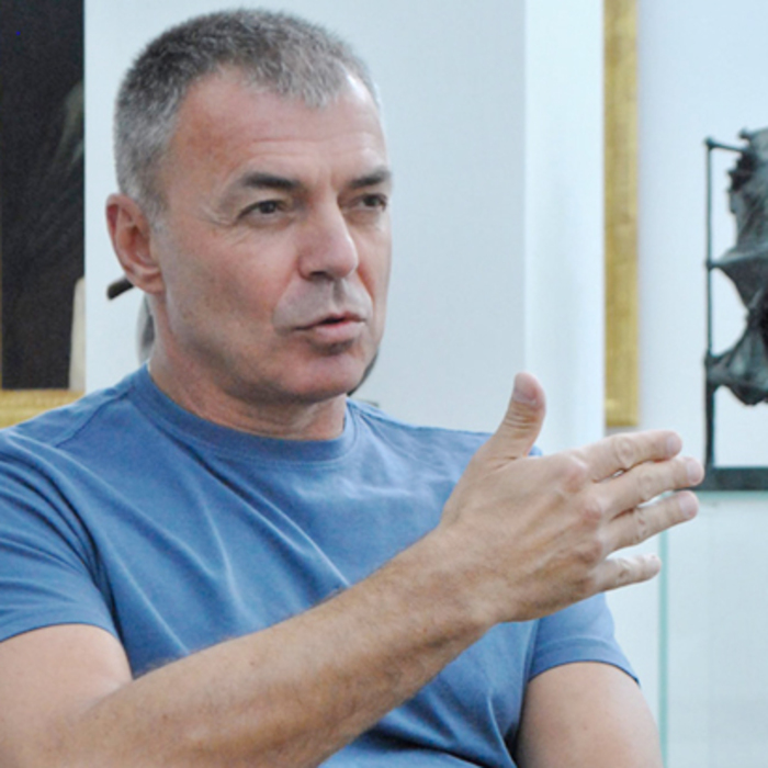 photo-1_700x700_crop_478b24840a